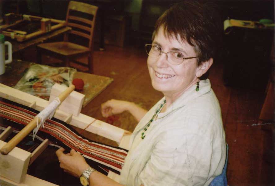 Student in the Bedouin Weaving workshop